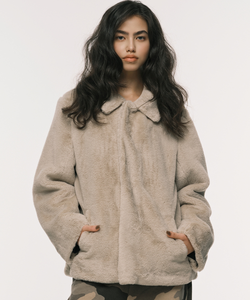 NYXX(エヌワイエックスエックス)の「COLLAR FUR JACKET BEIGE(ムートンコート・レディース・その他・F)」の1枚目の写真
