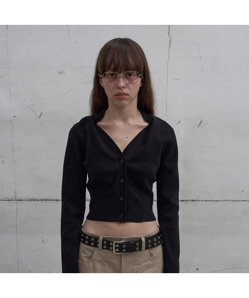 LCDC TM(エルシーディーシーティーエム)の「DRAPED NECK KNIT CARDIGAN (BLACK)(カーディガン/ボレロ・レディース・ブラック・SMALL/MEDIUM)」の4枚目の写真