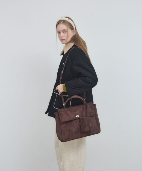 ANOETIC（アノエティック）の「ANC SUEDE NUA BAG_BROWN（ショルダーバッグ・レディース・ブラウン・FREE）」の2枚目の写真