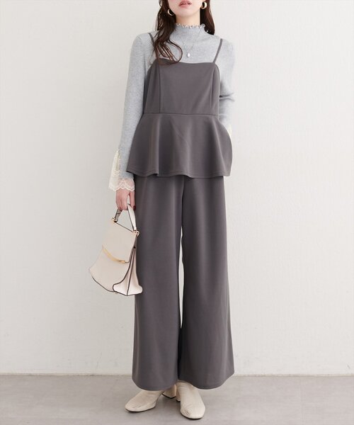 natural couture(ナチュラルクチュール)の「ストレッチぺプラムオールインワン(つなぎ/オールインワン・レディース・ブラック/グレイッシュベージュ/グレー・FREE)」の5枚目の写真
