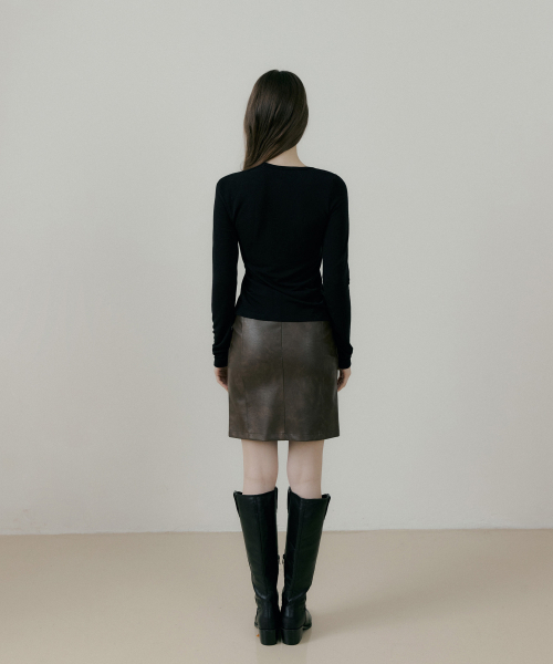 REORG(リオルグ)の「RIE CLASSIC LEATHER SKIRT BROWN(スカート・レディース・その他・SMALL/MEDIUM)」の2枚目の写真