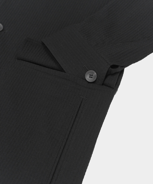 BIRBANTE(ビルバンテ)の「スリックスタンドカラージャケット - ブラック(その他アウター・メンズ・ブラック・SMALL/MEDIUM/LARGE/X-LARGE)」の4枚目の写真