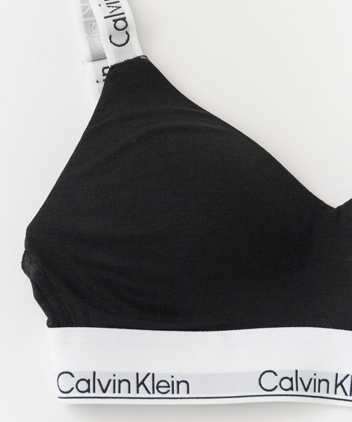 Calvin Klein（カルバン・クライン）の「Calvin Klein/カルバンクライン LGHTLY LINED BRALETTE ウエストロゴ パット付き ブラレット 2026年春夏（スポーツブラ・レディース・ブラック/グレー・S/M/L）」の9枚目の写真