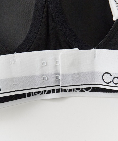 Calvin Klein（カルバン・クライン）の「Calvin Klein/カルバンクライン LGHTLY LINED BRALETTE ウエストロゴ パット付き ブラレット 2026年春夏（スポーツブラ・レディース・ブラック/グレー・S/M/L）」の4枚目の写真