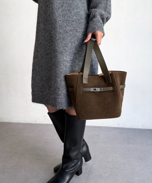 Chez toi（シェトワ）の「ポーチ付きビットバケツトート（トートバッグ・レディース・キャメル/カーキ・FREE）」の4枚目の写真