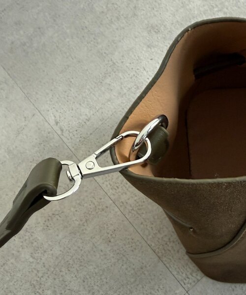 Chez toi（シェトワ）の「ポーチ付きビットバケツトート（トートバッグ・レディース・キャメル/カーキ・FREE）」の10枚目の写真