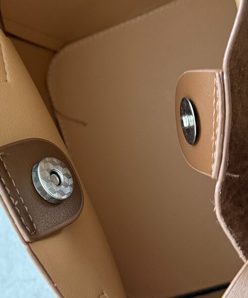 Chez toi（シェトワ）の「ポーチ付きビットバケツトート（トートバッグ・レディース・キャメル/カーキ・FREE）」の22枚目の写真