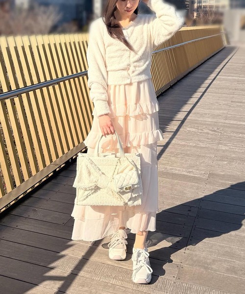 +diana(プラスダイアナ)の「ビジュー付き ダブルリボン厚底スニーカー(スニーカー・レディース・アイボリー/ホワイト/ブラック・25.5cm/25.0cm/24.5cm/24.0cm/23.5cm/23.0cm/22.5cm/22.0cm/21.5cm/26.0cm)」の9枚目の写真