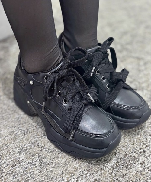 +diana(プラスダイアナ)の「ビジュー付き ダブルリボン厚底スニーカー(スニーカー・レディース・アイボリー/ホワイト/ブラック・25.5cm/25.0cm/24.5cm/24.0cm/23.5cm/23.0cm/22.5cm/22.0cm/21.5cm/26.0cm)」の12枚目の写真