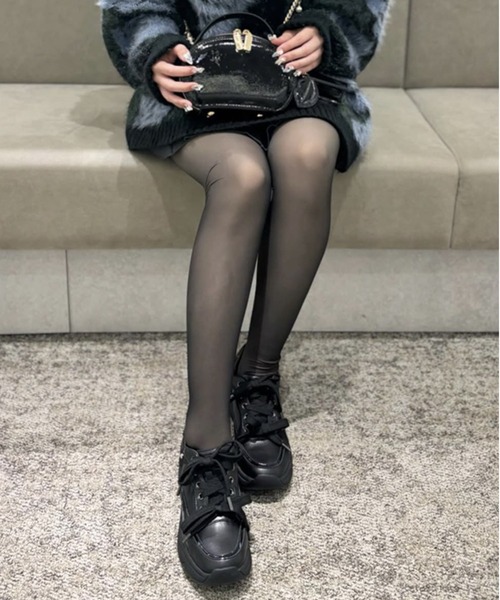 +diana(プラスダイアナ)の「ビジュー付き ダブルリボン厚底スニーカー(スニーカー・レディース・アイボリー/ホワイト/ブラック・25.5cm/25.0cm/24.5cm/24.0cm/23.5cm/23.0cm/22.5cm/22.0cm/21.5cm/26.0cm)」の11枚目の写真