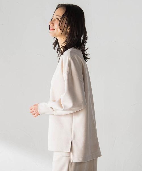 LAUTREAMONT(ロートレアモン)の「【WEB限定】フェイクスエードプルオーバー≪セットアップ対応/洗える≫(Tシャツ/カットソー・レディース・ピンク/ベージュ/ブルー/チャコールグレー・9号/11号)」の1枚目の写真