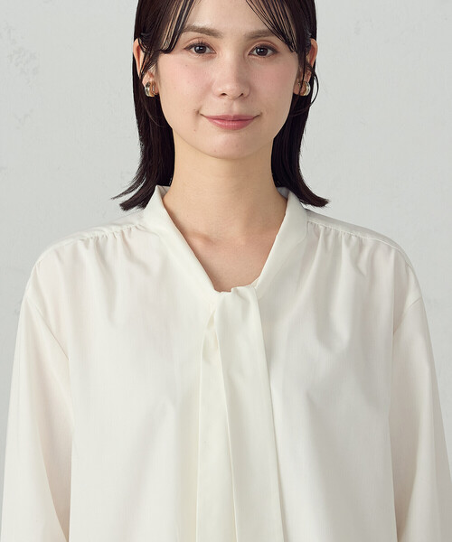 COMME CA ISM(コムサイズム)の「ポリエステルコットンブロード ボウタイブラウス(シャツ/ブラウス・レディース・サックスブルー/オフホワイト・SMALL/MEDIUM/LARGE/X-LARGE)」の16枚目の写真