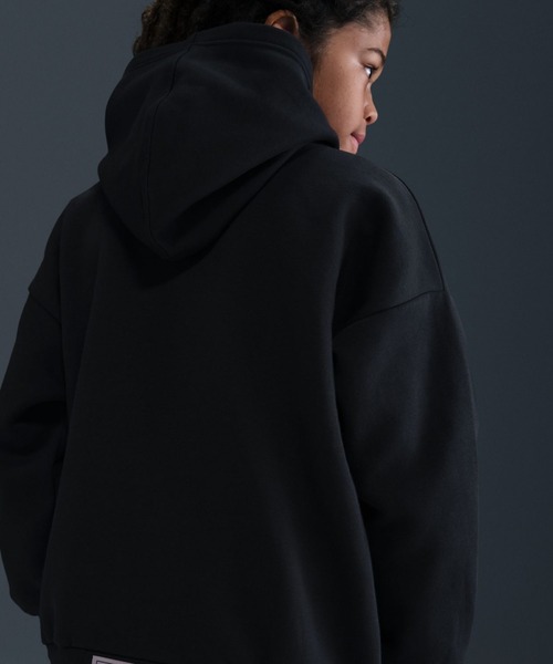 NIKE(ナイキ)の「ナイキ ナイキ YTH COB フリース プルオーバー L/S フーディ GLITCH(パーカー・キッズ・ブラック・130cm/140cm/150cm/160cm)」の4枚目の写真