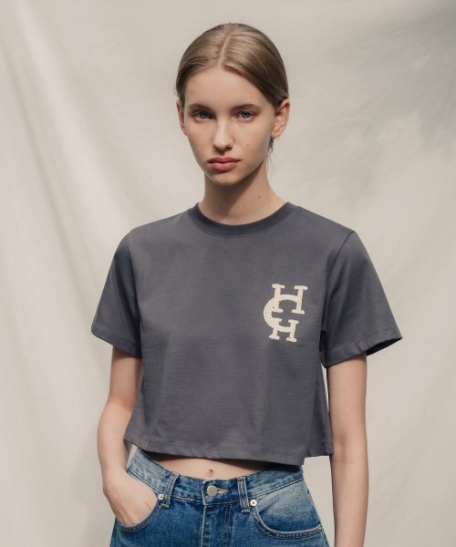 HARDCORE HAPPINESS(ハードコアハピネス)の「HCH刺繍クロップTシャツ_CHACOAL(Tシャツ/カットソー・レディース・その他・FREE)」の1枚目の写真