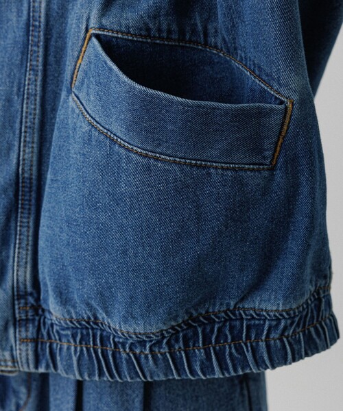 ADAM ET ROPE'(アダムエロペ)の「ブリーチデニム ボマージャケット / ADAM ET ROPE' JEANS -FILM-(デニムジャケット・メンズ・ブルー系その他3・M/L)」の7枚目の写真