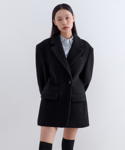 MUSINSA STANDARD WOMAN（ムシンサスタンダードウーマン）の「ウィメンズウールブレンドボリュームメルトンオーバーショルダーブレザーコート[ブラック]（チェスターコート・レディース・その他・LARGE/MEDIUM/SMALL/X-SMALL）」の4枚目の写真
