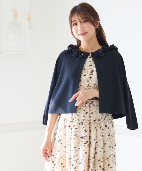 Rose Tiara(ローズティアラ)の「オーガンジーフラワーニットカーディガン(カーディガン/ボレロ・レディース・ブラック/オフホワイト・46/42/38)」の2枚目の写真