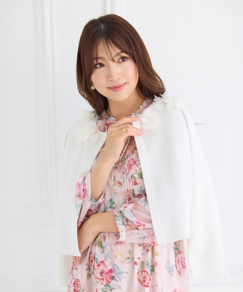 Rose Tiara(ローズティアラ)の「オーガンジーフラワーニットカーディガン(カーディガン/ボレロ・レディース・ブラック/オフホワイト・46/42/38)」の4枚目の写真