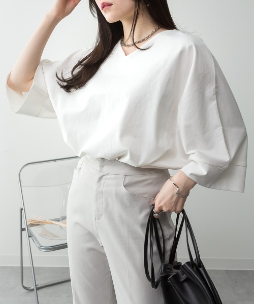 RCD(アールシーディー)の「Vネック7分袖ドルマンTシャツ(Tシャツ/カットソー・レディース・ミント/チャコールグレー/オフホワイト/ブラック/グレイッシュベージュ・4L~5L/M-L/LL~3L)」の2枚目の写真