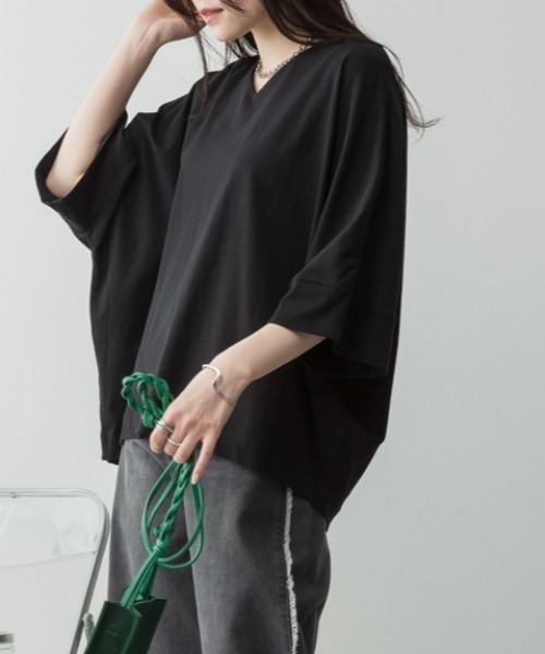 RCD(アールシーディー)の「Vネック7分袖ドルマンTシャツ(Tシャツ/カットソー・レディース・ミント/チャコールグレー/オフホワイト/ブラック/グレイッシュベージュ・4L~5L/M-L/LL~3L)」の1枚目の写真