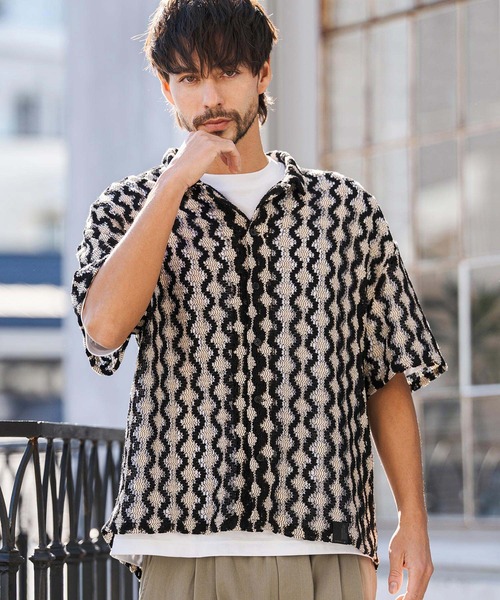 CAMBIO（カンビオ）の「mhs2516- Crochet Like Pattern Short Sleeve Shirts ショートスリーブシャツ(PF-261-017)（シャツ/ブラウス・メンズ・ブラック/モカ・M/L）」の2枚目の写真