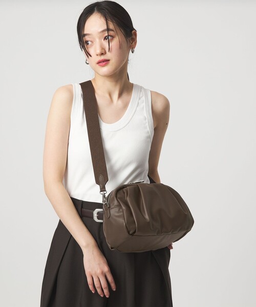 green label relaxing(グリーンレーベルリラクシング)の「<PARTE>2WAYギャザーボストンバッグ はっ水(ショルダーバッグ・レディース・ブラウン/ナチュラル/ブラック/モカ・FREE)」の14枚目の写真