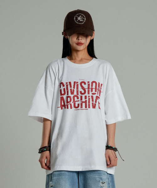 IDWS(アイドンワナセル)の「Division Archive T-Shirt White(Tシャツ/カットソー・レディース・その他・0/1/2)」の4枚目の写真