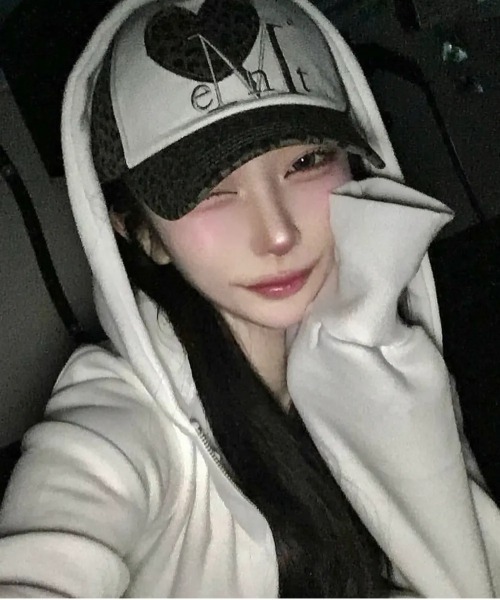 MUCENT（ムセント）の「◇MUCENT◇ブランド直輸入正規品/MUCENT SIGNATURE HEART PATCH BALL CAP シグニチャーハートパッチボールキャップ（キャップ・レディース・ブラック/カーキ/ベージュ・FREE）」の15枚目の写真