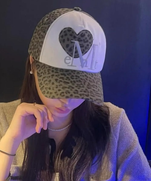 MUCENT（ムセント）の「◇MUCENT◇ブランド直輸入正規品/MUCENT SIGNATURE HEART PATCH BALL CAP シグニチャーハートパッチボールキャップ（キャップ・レディース・ブラック/カーキ/ベージュ・FREE）」の6枚目の写真