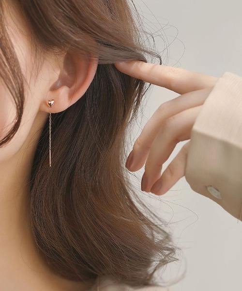 Forcement(フォースメント)の「揺れるたび、やさしい輝きが耳元を彩るハートポイントピアス(ピアス(両耳用)・レディース・ピンクゴールド・FREE)」の2枚目の写真