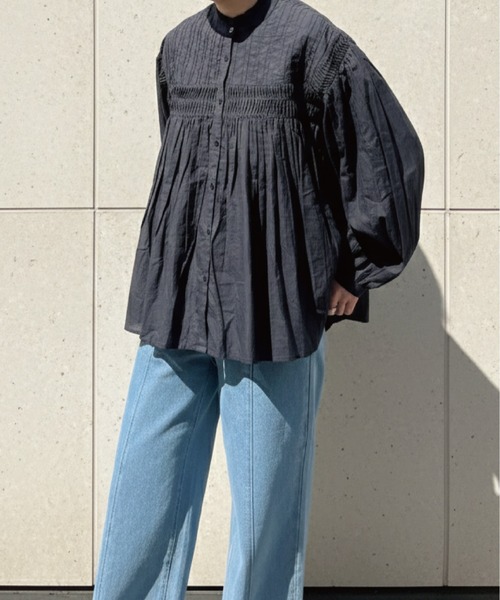 SOTT(ソット)の「インドコットン ピンタックギャザーブラウス(シャツ/ブラウス・レディース・チャコールグレー/オフホワイト・FREE)」の2枚目の写真