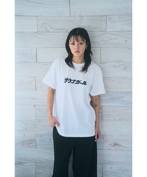 サウナボーイ(サウナボーイ)の「サウナガールロゴ半袖Tシャツ(Tシャツ/カットソー・レディース・ホワイト/ブラック・MEDIUM/SMALL/LARGE)」の10枚目の写真