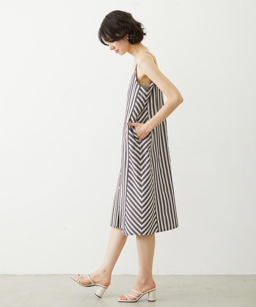 MILKFED.(ミルクフェド)の「BIAS-CUT STRIPED CAMI DRESS(ワンピース・レディース・ブラック/ライトピンク/ライトブルー・ONE SIZE)」の17枚目の写真