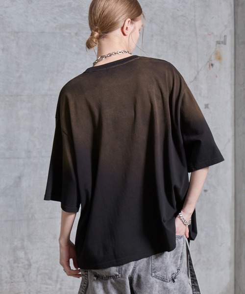 SERACE(セラス)の「【SERACE】Vintage design gradation graphic t-shirt / ヴィンテージデザイングラデーショングラフィックTシャツ(Tシャツ/カットソー・メンズ・ブラック/グレー・L/M/S)」の5枚目の写真