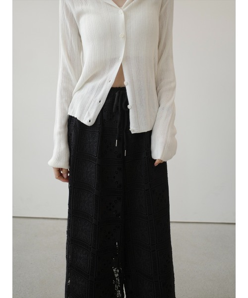 amel（エイメル）の「パネルレース ワイドパンツ ｜ ブラック（その他パンツ・レディース・ブラック・FREE）」の4枚目の写真