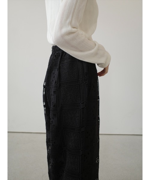 amel（エイメル）の「パネルレース ワイドパンツ ｜ ブラック（その他パンツ・レディース・ブラック・FREE）」の8枚目の写真