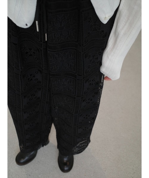 amel（エイメル）の「パネルレース ワイドパンツ ｜ ブラック（その他パンツ・レディース・ブラック・FREE）」の12枚目の写真