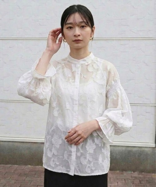 Belle Cie(ベルシー)の「2WAYふんわりボリューム袖シアーブラウス(シャツ/ブラウス・レディース・ホワイト/アイボリー/ミント/ネイビー/ブラック・FREE)」の1枚目の写真