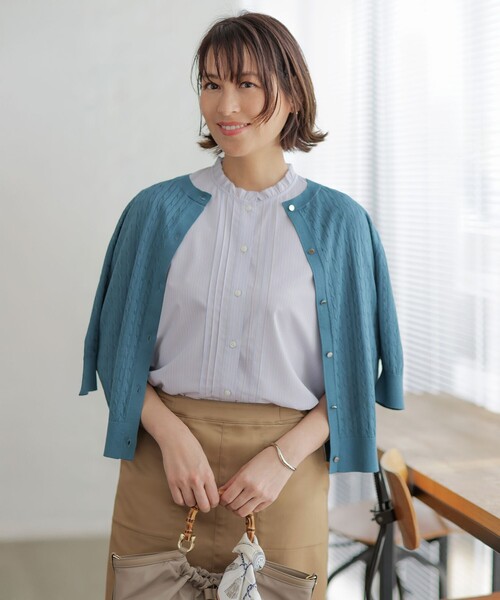 J.PRESS(ジェイプレス)の「【アンサンブル着用可】Vis/Peスパーク クルーネック カーディガン(カーディガン/ボレロ・レディース・オレンジ系/ピーコックグリーン系/ネイビー系/ホワイト系・MEDIUM/LARGE)」の2枚目の写真
