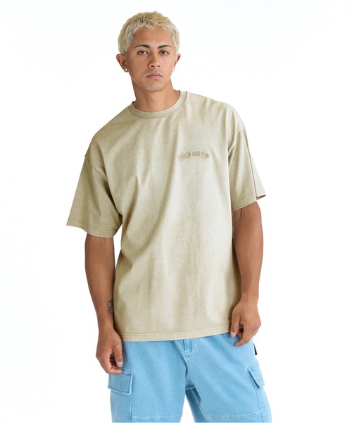 DC SHOES(ディーシーシューズ)の「DC SHOES メンズ 26 HIDDEN SS Tシャツ 【2026年春夏モデル】/バックプリント半袖Tシャツ(Tシャツ/カットソー・メンズ・ネイビー/ブラック系その他/グレイッシュベージュ・MEDIUM/LARGE/X-LARGE)」の4枚目の写真