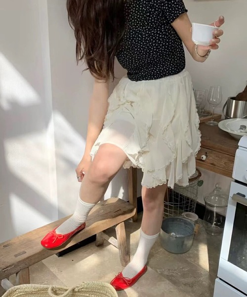 shopnikoniko(ショップニコニコ)の「パイピングレース縦フリル シフォン ミディスカート(スカート・レディース・ホワイト・フリー)」の1枚目の写真