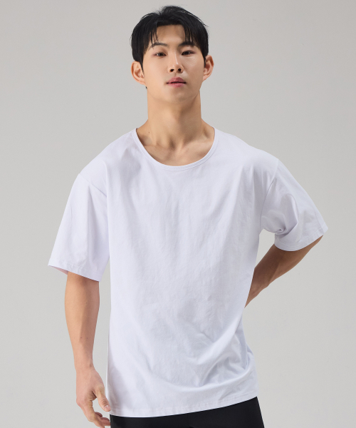 NTBC(エヌティービーシー)の「Uネッククールベーシック半袖Tシャツ_2COLOR(Tシャツ/カットソー・レディース・ホワイト/ブラック・MEDIUM/LARGE/X-LARGE)」の4枚目の写真