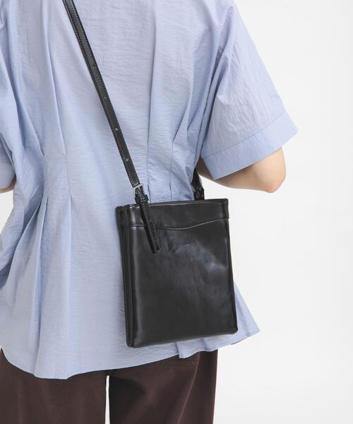 KBF(ケイビーエフ)の「ダブルポケットベルトBAG(ショルダーバッグ・レディース・キャメル/ブラック・ONE)」の3枚目の写真