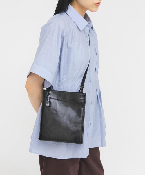 KBF(ケイビーエフ)の「ダブルポケットベルトBAG(ショルダーバッグ・レディース・キャメル/ブラック・ONE)」の5枚目の写真