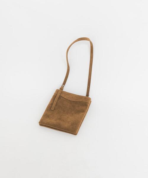 KBF(ケイビーエフ)の「ダブルポケットベルトBAG(ショルダーバッグ・レディース・キャメル/ブラック・ONE)」の11枚目の写真