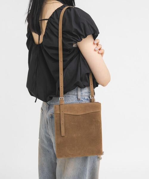 KBF(ケイビーエフ)の「ダブルポケットベルトBAG(ショルダーバッグ・レディース・キャメル/ブラック・ONE)」の13枚目の写真
