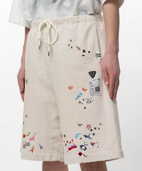 Maison MIHARA YASUHIRO(メゾンミハラヤスヒロ)の「【MIHARAYASUHIRO/ミハラヤスヒロ】Kids Sticker Printed Sweat Shorts / KIDS STICKER SHORTS(スウェットパンツ・メンズ・ブラック/ホワイト・44/46/48)」の9枚目の写真
