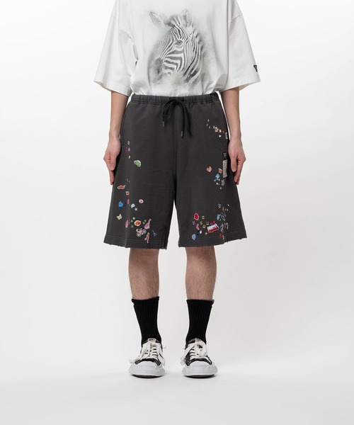 Maison MIHARA YASUHIRO(メゾンミハラヤスヒロ)の「【MIHARAYASUHIRO/ミハラヤスヒロ】Kids Sticker Printed Sweat Shorts / KIDS STICKER SHORTS(スウェットパンツ・メンズ・ブラック/ホワイト・44/46/48)」の12枚目の写真