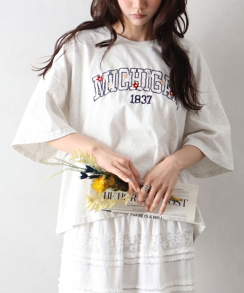 セール】MICHIGAN花刺繍Tシャツ（Tシャツ/カットソー）｜SpRay