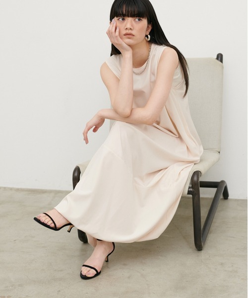 LARUTA(ラルータ)の「【LARUTA】ノースリーブバルーンワンピース(ワンピース・レディース・アイボリー/ブラック・FREE)」の2枚目の写真